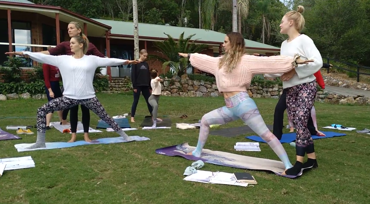 Yoga Teacher Training Essence of Living adjusting